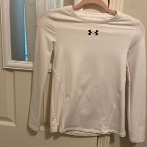 This is under amour fleece lined shirt. NEVER worn